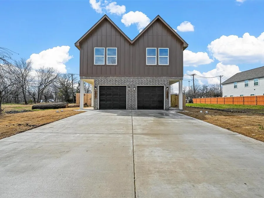 2409 Jeffries St, Dallas.