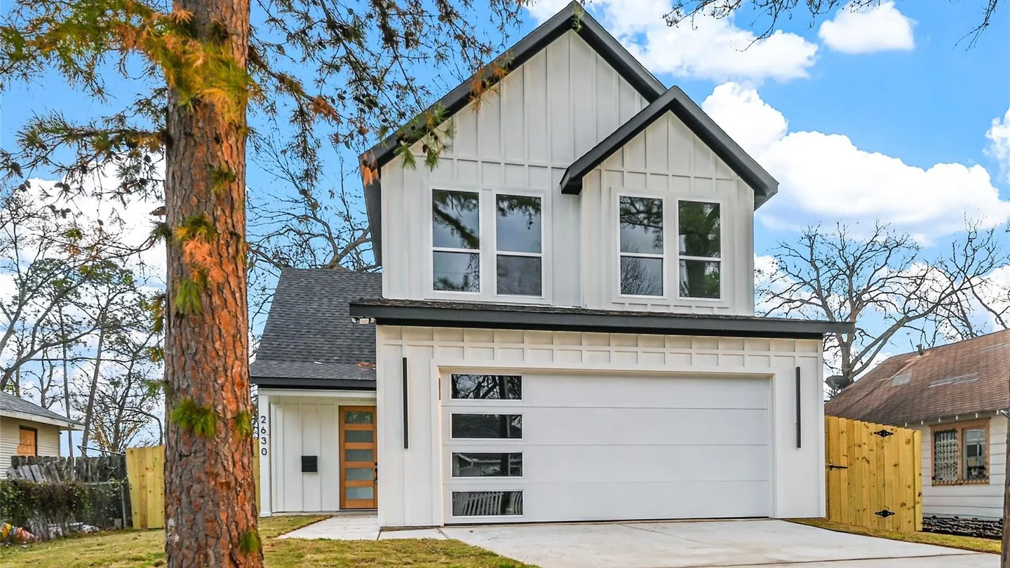 2630 Marburg St, Dallas, seen from the street.